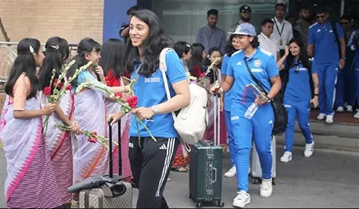 চায়ের দেশে পা রাখল ভারত নারী ক্রিকেট দল