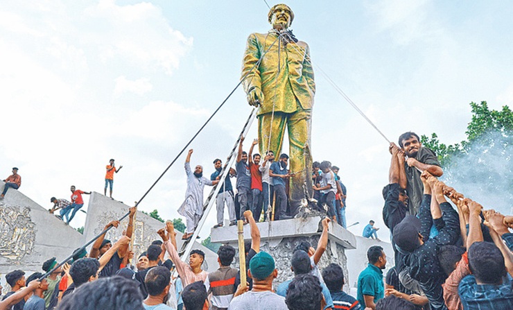 বঙ্গবন্ধুর ভাস্কর্য তৈরিতে টাকা অপচয়ের অনুসন্ধান করবে দুদক