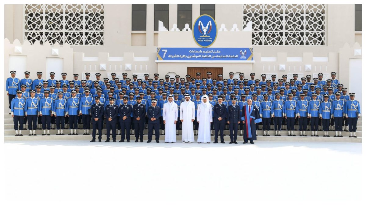 HE Sheikh Khalifa Attends Certificate Awarding Ceremony at Police Academy