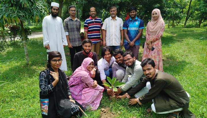 ইবিতে রক্তিমা’র ৭ম প্রতিষ্ঠাবার্ষিকীতে বৃক্ষরোপণ ও প্রশিক্ষণ কর্মসূচী