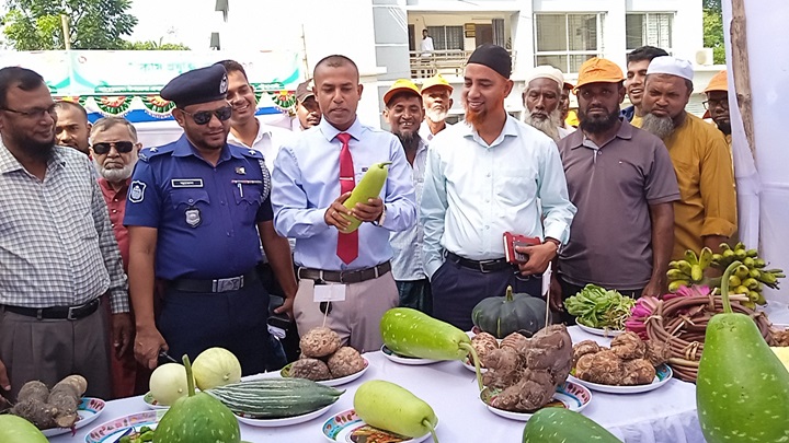 কলাপাড়ায় কৃষি প্রযুক্তি মেলার উদ্বোধন