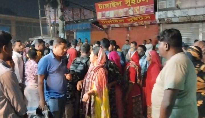 আধিপত্য বিস্তারকে কেন্দ্র করে দুই গ্রুপের সংঘর্ষ, আহত ১০