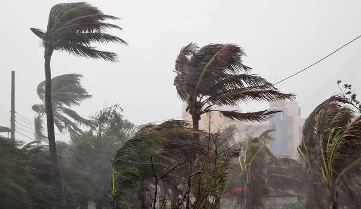 ঢাকা-চট্টগ্রামসহ দেশের ১১ জেলা জেলায় ঝড়ের পূর্বাভাস