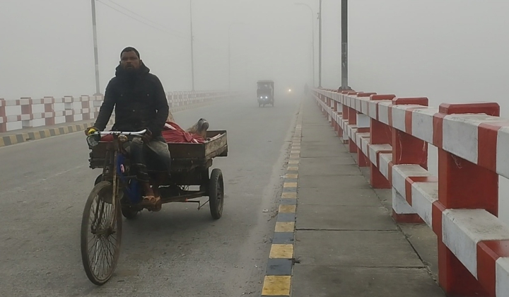 কনকনে ঠান্ডায় কাবু কুড়িগ্রামের মানুষ