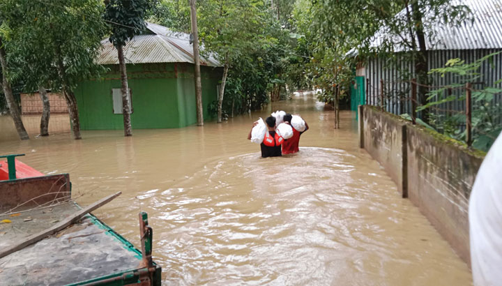 বন্যায় এখন পর্যন্ত ১৮ শিশুসহ ৬৭ জনের মৃত্যু