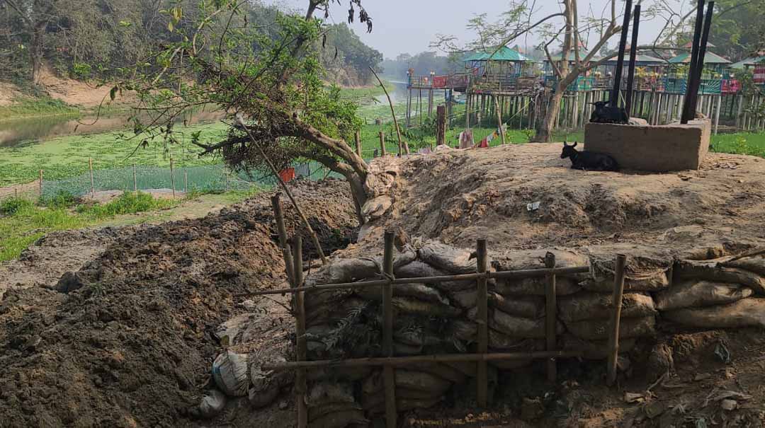 শ্রীপুরে শ্মশানের মাটি চুরি, বেকায়দায় বিএনপি নেতা