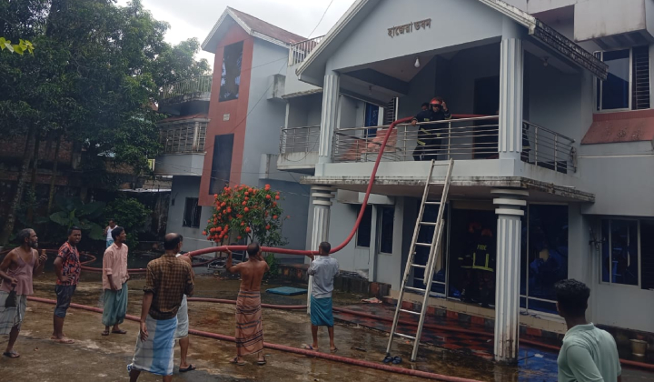 সিআইপি প্রবাসী ইয়াছিনের বাড়িতে হামলা-অগ্নিসংযোগ