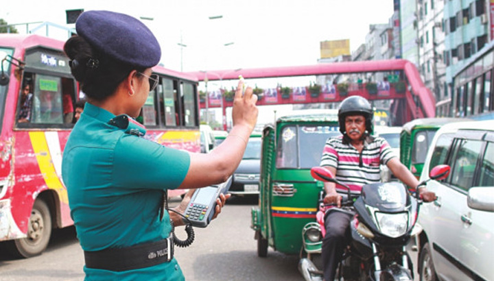 রাজধানীতে ট্রাফিক আইনে দুই দিনে ১৭৭৯ মামলা, জরিমানা ৭৩ লাখ