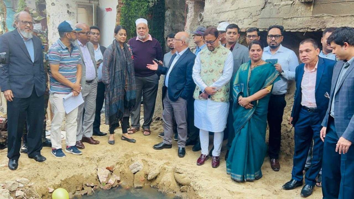 চট্টগ্রামে তিন উপদেষ্টার খাল পরিদর্শন