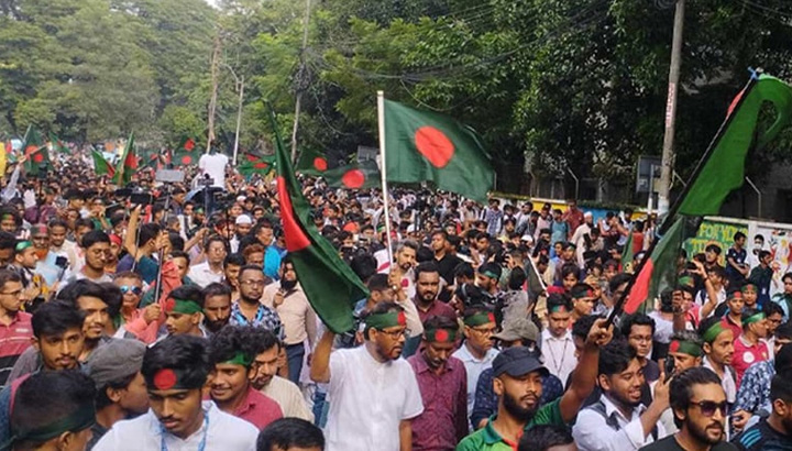 জাতীয় পার্টির কার্যালয়ের সামনে পাল্টাপাল্টি কর্মসূচি