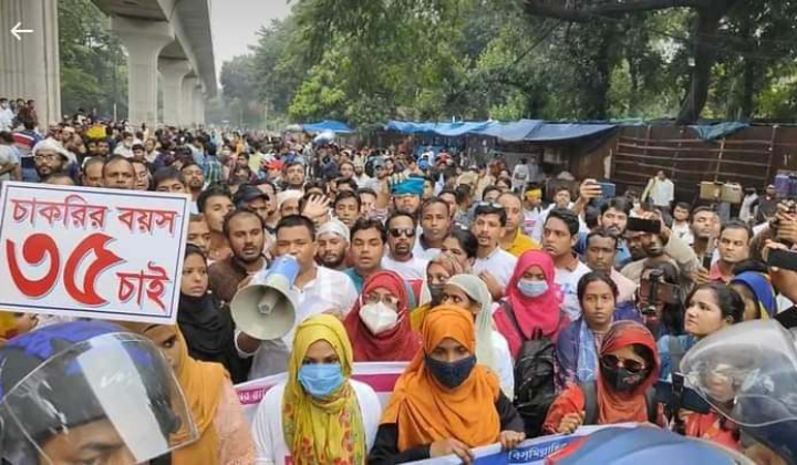 প্রধান উপদেষ্টার বাসভবনে প্রবেশ করলো প্রতিনিধিদল