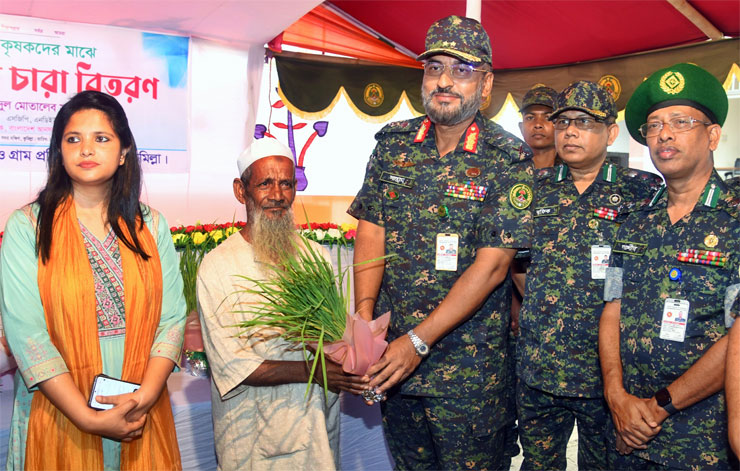 কুমিল্লা ও ফেনীতে বন্যায় ক্ষতিগ্রস্ত কৃষকদের আমন চারা বিতরণ