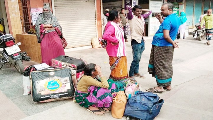 এক সপ্তাহেও সুরাহা হয়নি বেনাপোলসহ দুরপাল্লার বাস চলাচলের