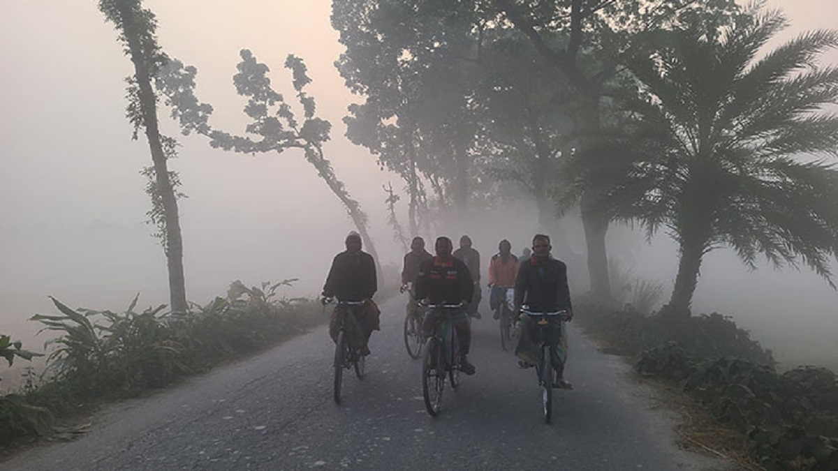 রংপুরে শীতে বিপর্যস্ত জনজীবন, দুশ্চিন্তায় কৃষক