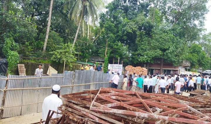 চকরিয়ায় সাংবাদিকের ওপর হামলা