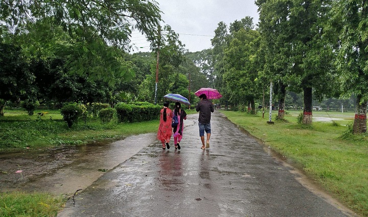 বৃষ্টিস্নাত ইসলামী বিশ্ববিদ্যালয় ক্যাম্পাস