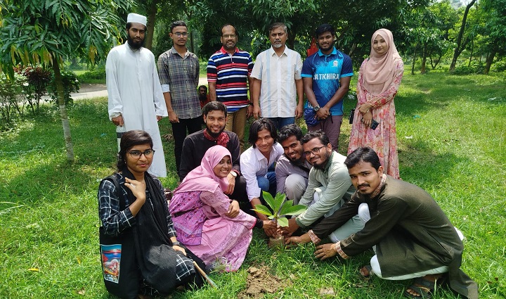 ইবিতে রক্তিমার ৭ম প্রতিষ্ঠাবার্ষিকী উপলক্ষে বৃক্ষরোপণ