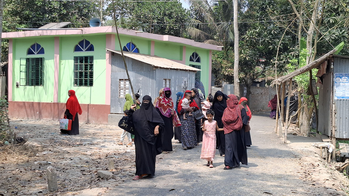 মাদারীপুরে বালুর ব্যবসা নিয়ে দ্বন্দ্বে ৩ ভাইকে কুপিয়ে হত্যা, গ্রেপ্তার ৩