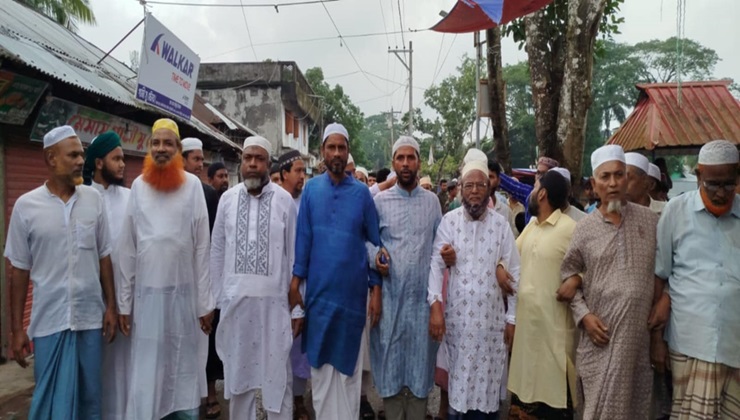 বাউফলে কবরস্থানে মাদকের আখড়া, প্রতিবাদে বিক্ষোভ