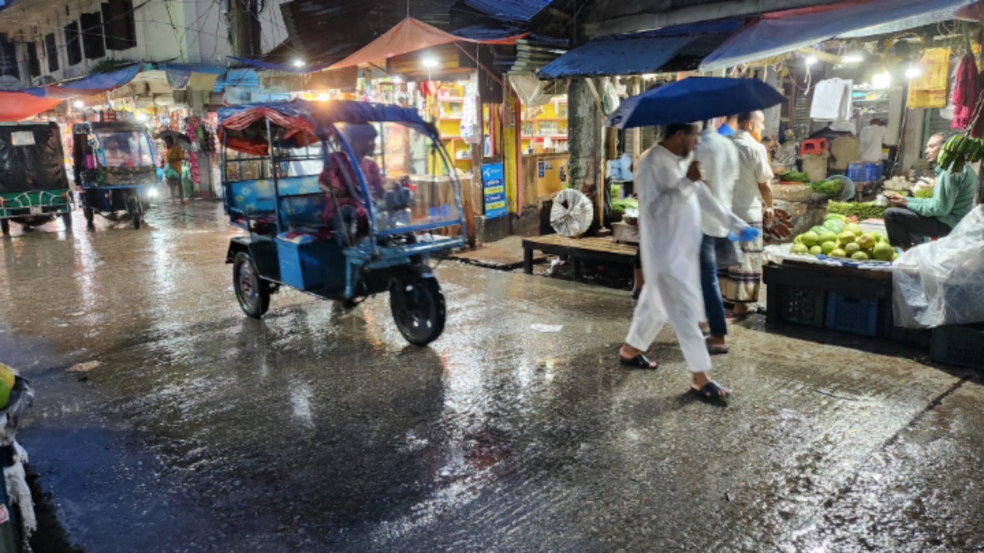 অতিবৃষ্টির প্রভাবে কলাপাড়ার উপকূলীয় জনজীবন বিপর্যস্ত