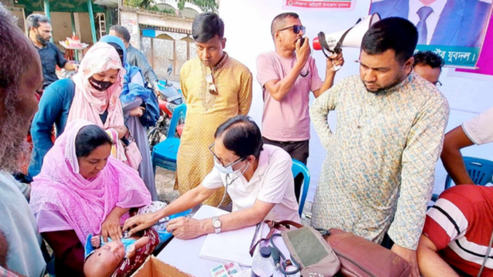 কটিয়াদীতে যুবদলের প্রতিষ্ঠাবার্ষিকী উপলক্ষে ফ্রি মেডিকেল ক্যাম্প