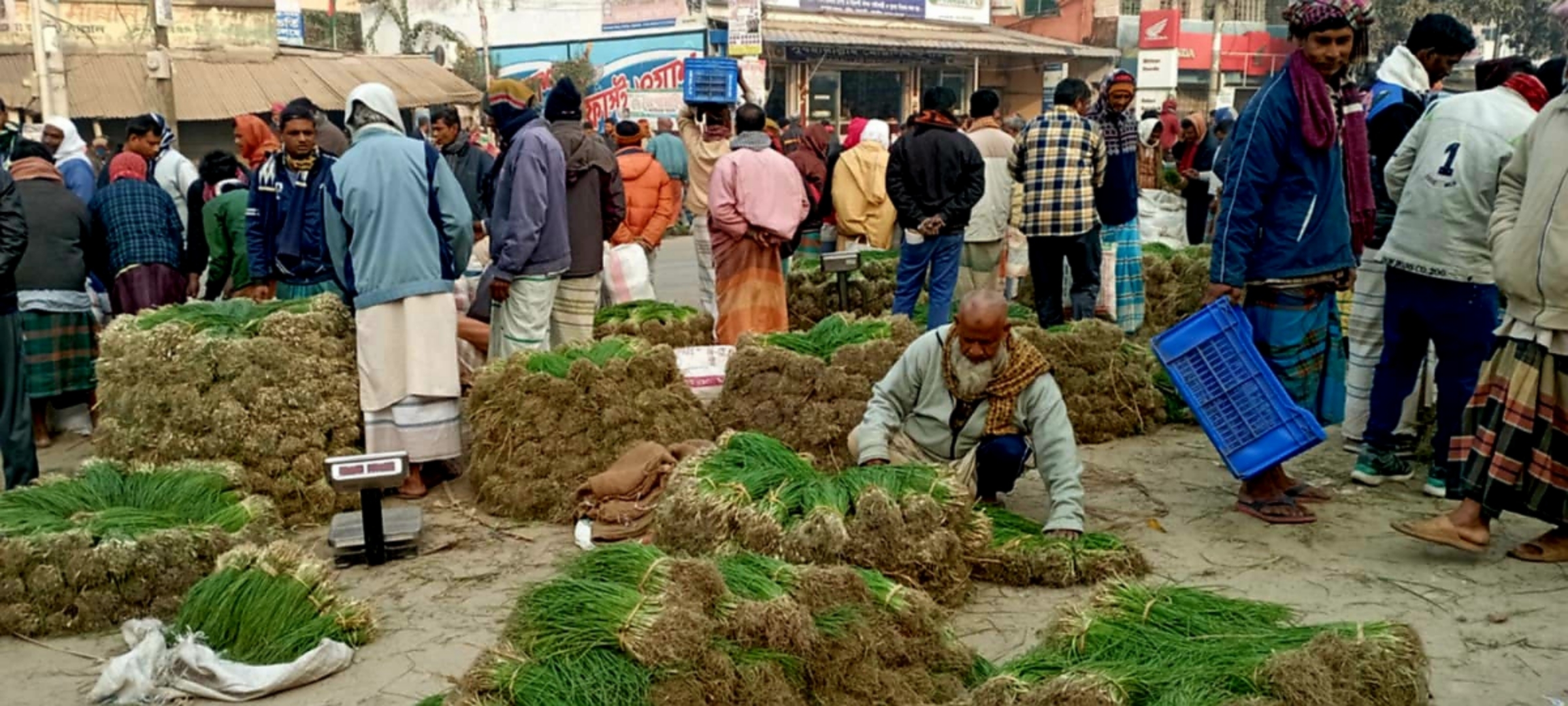 পুঠিয়া বানেশ্বর হাটে কৃষকদের কাছে অতিরিক্ত খাজনা আদায়