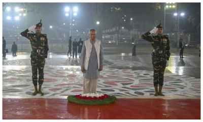 ভাষাশহীদদের প্রতি শ্রদ্ধা জানালেন প্রধান উপদেষ্টা