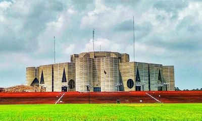 দ্রুত নির্বাচন আয়োজনের পথে সরকার