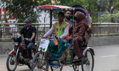 ব্যাটারিচালিত রিকশা বন্ধের আদেশ স্থগিত চেয়ে আবেদন