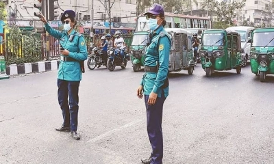 ছিনতাই ঠেকাতে অস্ত্র পাচ্ছেন ট্রাফিক সার্জেন্টরা