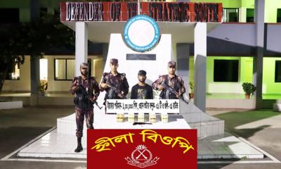 টেকনাফে ইয়াবা-অস্ত্রসহ রোহিঙ্গা ডাকাত আটক