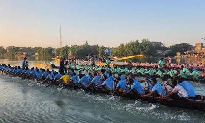 কলাপাড়ায় তারুণ্যের উৎসব উপলক্ষে নৌকাবাইচ