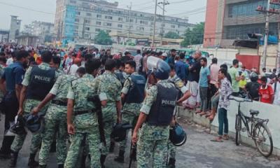 শ্রমিকদের বিক্ষোভে উত্তাল গাজীপুর মহাসড়ক