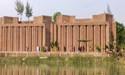 প্রকৃতির ছায়াতলে আবদ্ধ দৃষ্টিনন্দন আস-সালাম মসজিদ