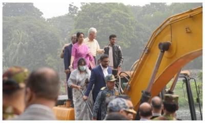 লাল গালিচায় খালে নেমে খননের উদ্বোধন করলেন তিন উপদেষ্টা