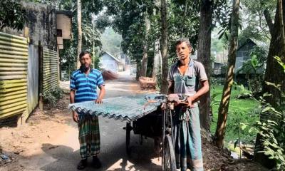 সরকারি বরাদ্দের টিন পেলেও ঘর নির্মাণ বন্ধে আইনি নোটিশ