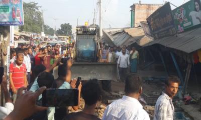 ঠাকুরগাঁওয়ে যৌথবাহিনীর উদ্যোগে উচ্ছেদ অভিযান