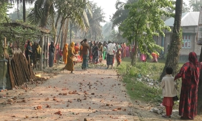 পাওনা টাকা চাওয়াকে কেন্দ্র করে দুই গ্রামের সংঘর্ষ, আহত ৫০