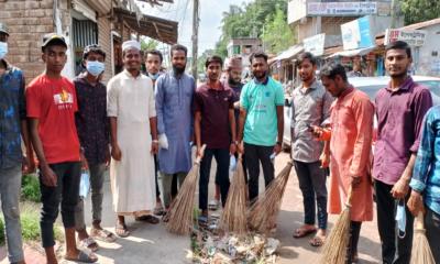 চারঘাটে ছাত্রশিবিরের উদ্যোগে পরিষ্কার পরিচ্ছন্নতা কর্মসূচি