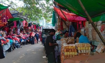 ব্রিজের ওপর অবৈধ ২০ দোকান, ৭ লাখ টাকা খাজনা তুলছেন ইজারাদার