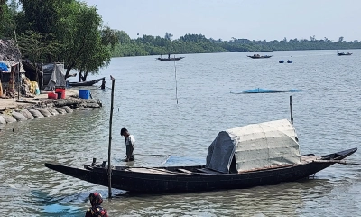 সুন্দরবনে কাঁকড়া ধরার অনুমতি পেলেন জেলেরা