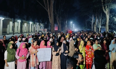 ধর্ষকদের শাস্তির দাবিতে রাবিতে বিক্ষোভ সমাবেশ