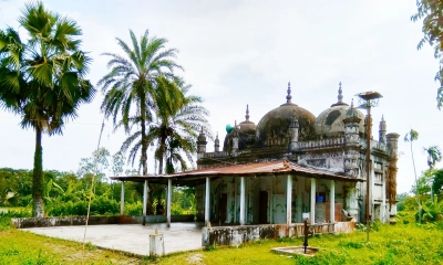 মুঘল স্থাপত্যের অনন্য নিদর্শন রমজান মিয়া জামে মসজিদ