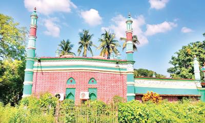 ঘুরে আসুন মধ্যযুগের মনোরম স্থাপত্যের নিদর্শন