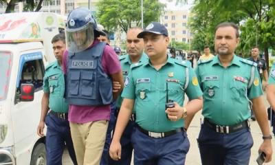 রাজনীতিতে জড়িয়ে ভুল করেছি, বাদাম বেচলেও ভালো করতাম