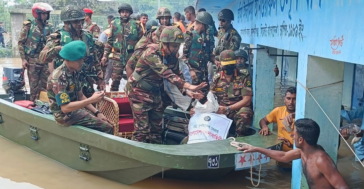 বন্যার্তদের সহযোগিতায় এক দিনের বেতন দিল সেনাবাহিনী