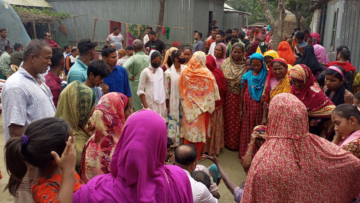 জামালপুরে পিকনিকে যাওয়ার পথে দুর্ঘটনায় প্রাণ গেল শিক্ষার্থীর