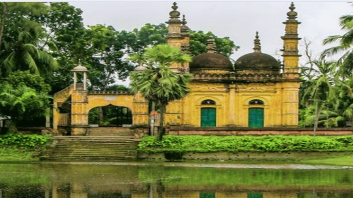 মুসলিম স্থাপত্যের অনন্য নিদর্শন তেতুলিয়া শাহী মসজিদ