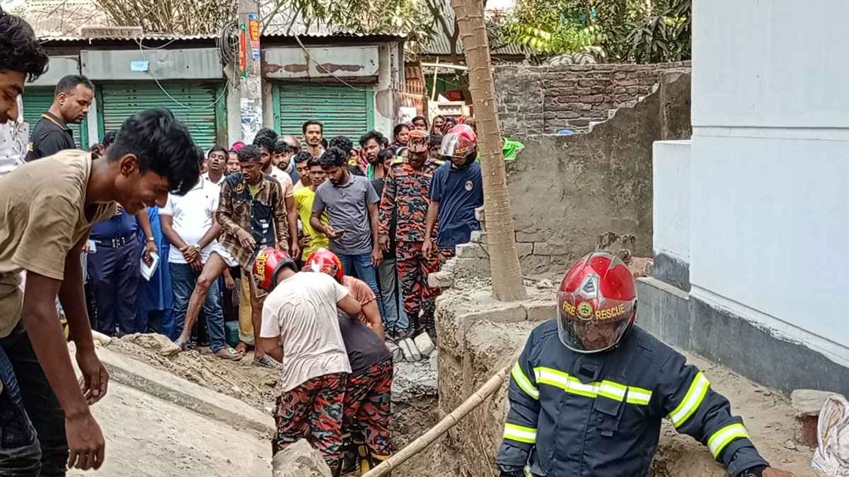 সিরাজগঞ্জে দেয়াল চাপা পড়ে দুই শ্রমিক নিহত, আহত ৩