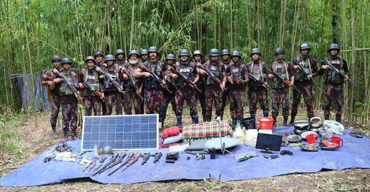 সন্ত্রাসীদের আস্তানা থেকে অস্ত্র-ড্রোনসহ প্রযুক্তি সরঞ্জাম উদ্ধার